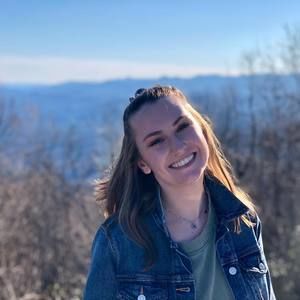 Meet your Posher, Olivia